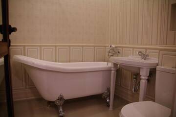 Фото номера Двухместный номер Делюкс с 1 кроватью и балконом Отель Hotel Aristokrat г. Обзор 9