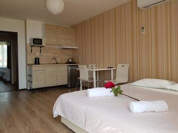 Фото номера Апартаменты с видом на море Гостевой дом Sunny Island Obzor г. Обзор 2