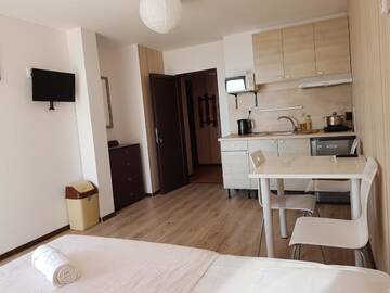 Фото номера Апартаменты с видом на море Гостевой дом Sunny Island Obzor г. Обзор 3