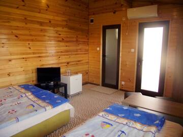 Фото номера Трехместный номер с видом на море Гостевой дом Lozyata Guest House г. Обзор 4