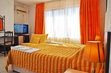 Фото номера Номер-студио с видом на море Гостевой дом Family Hotel DAF г. Обзор 3
