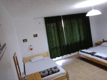 Фото номера Четырехместный номер Гостевой дом Guest House Drazhev г. Обзор 2
