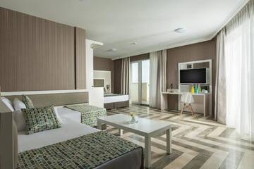 Фото номера Номер-студио с видом на море Отель Blue Sands Beach Hotel-All Inclusive г. Обзор 2