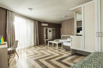 Фото номера Номер-студио с видом на море Отель Blue Sands Beach Hotel-All Inclusive г. Обзор 3