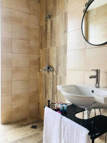 Фото номера Семейный номер Гостевой дом Colors Boutique Guest House г. Обзор 11