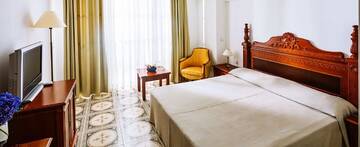 Фото номера Двухместный стандартный номер Курортные отели The Cliff Beach &amp; Spa Resort г. Обзор 2