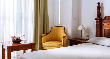 Фото номера Двухместный номер &quot;Промо&quot; с 1 кроватью Курортные отели The Cliff Beach &amp; Spa Resort г. Обзор 2