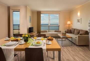 Фото номера Апартаменты с 3 спальнями и видом на море Апарт-отели Obzor Beach Resort г. Обзор 2