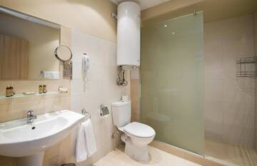 Фото номера Двухместный номер с 1 кроватью и балконом Апарт-отели Sunrise All Suites Resort- All Inclusive г. Обзор 4