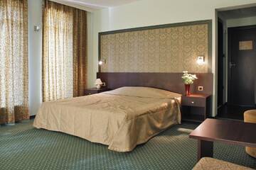 Фото номера Двухместный номер с 1 кроватью или 2 отдельными кроватями Отель Hotel Dukov г. Обзор 8