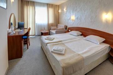 Фото номера Двухместный номер с 2 отдельными кроватями Отель Paraiso Beach г. Обзор 12