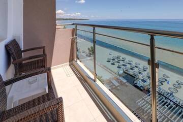 Фото номера Двухместный номер с 2 отдельными кроватями Отель Paraiso Beach г. Обзор 14